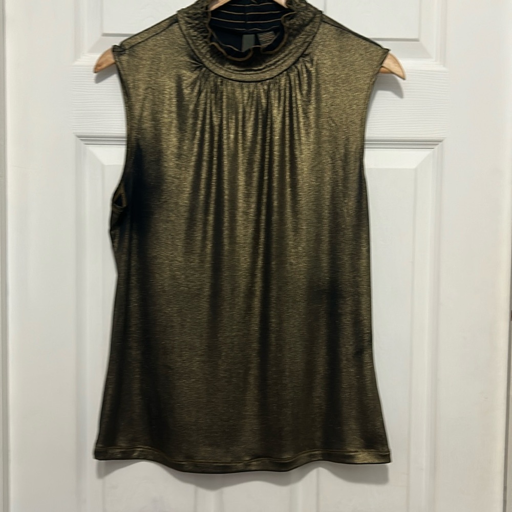 SRRE NADE sleeveless top.  Size L